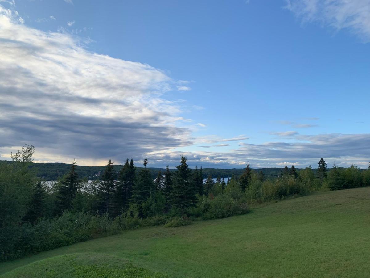 Auberge Motel Panorama Lac-Bouchette Eksteriør bilde