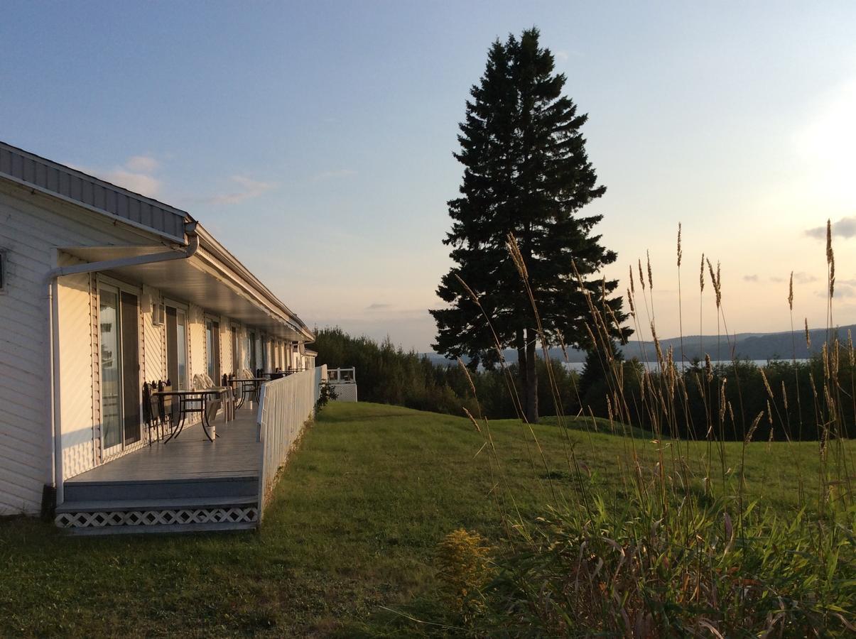 Auberge Motel Panorama Lac-Bouchette Eksteriør bilde