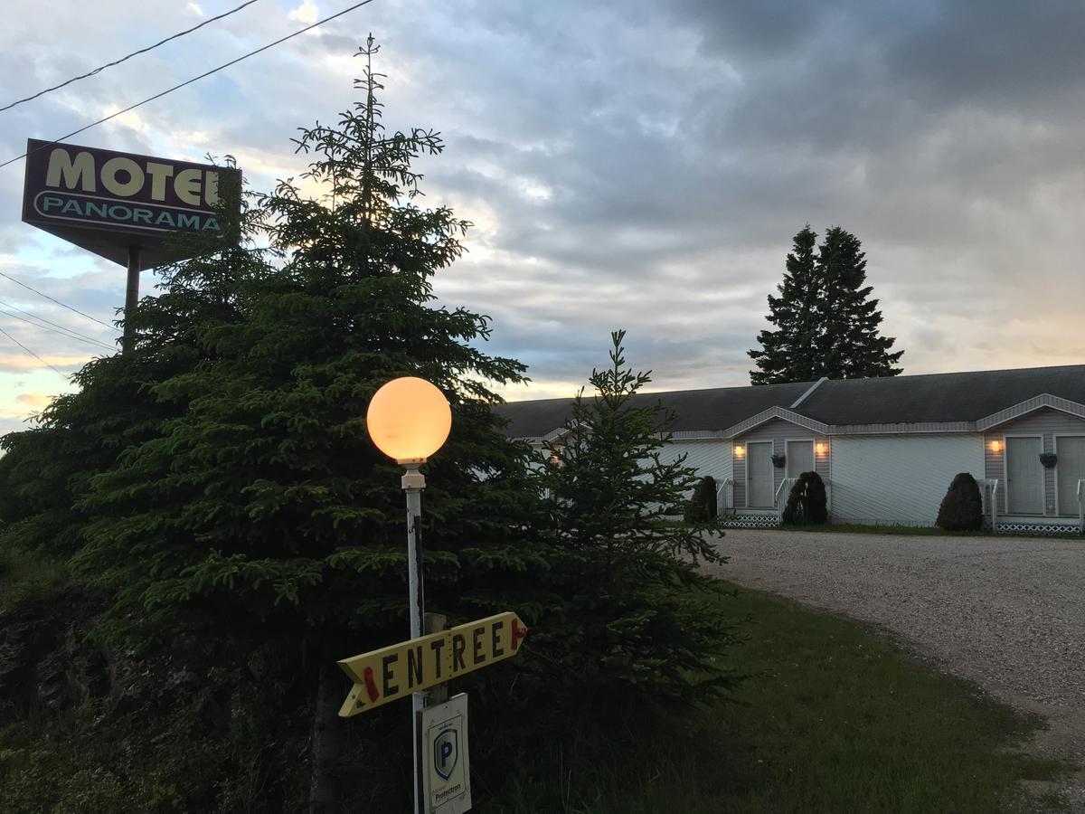 Auberge Motel Panorama Lac-Bouchette Eksteriør bilde